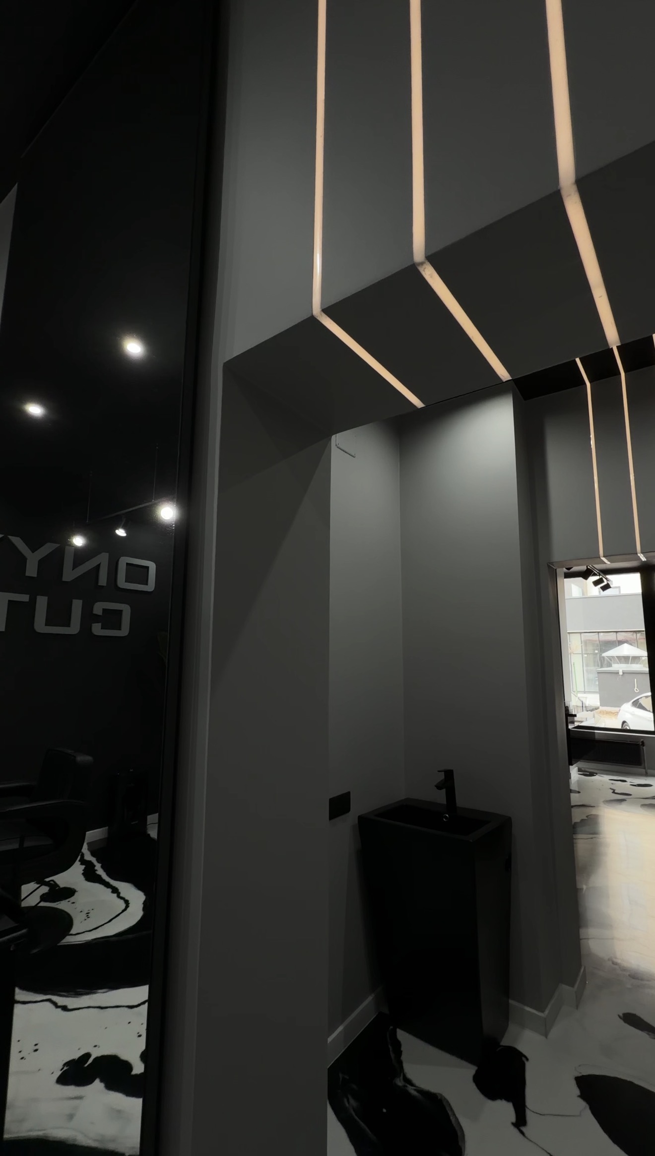 Barbershop ONYX | CUT interior premium in Targu Mures